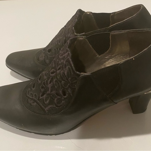 Brighton Black Floral Embroidered Shoes - Picture 4 of 10